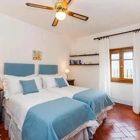 Sleeps 4 With Pool Air Con And Wifi Apartament *