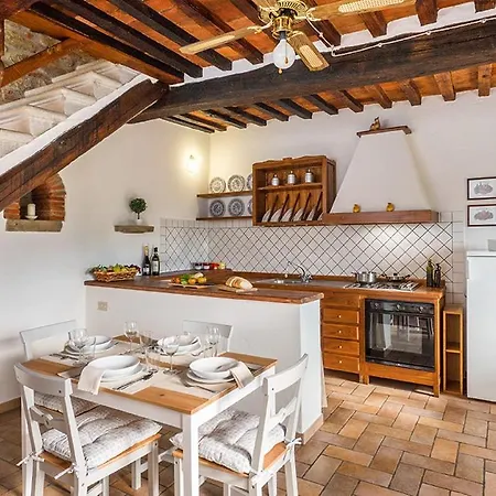 Sleeps 4 With Pool Air Con And Wifi Apartament Sant'Enea