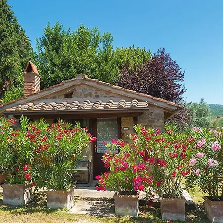 Sleeps 4 With Pool Air Con And Wifi